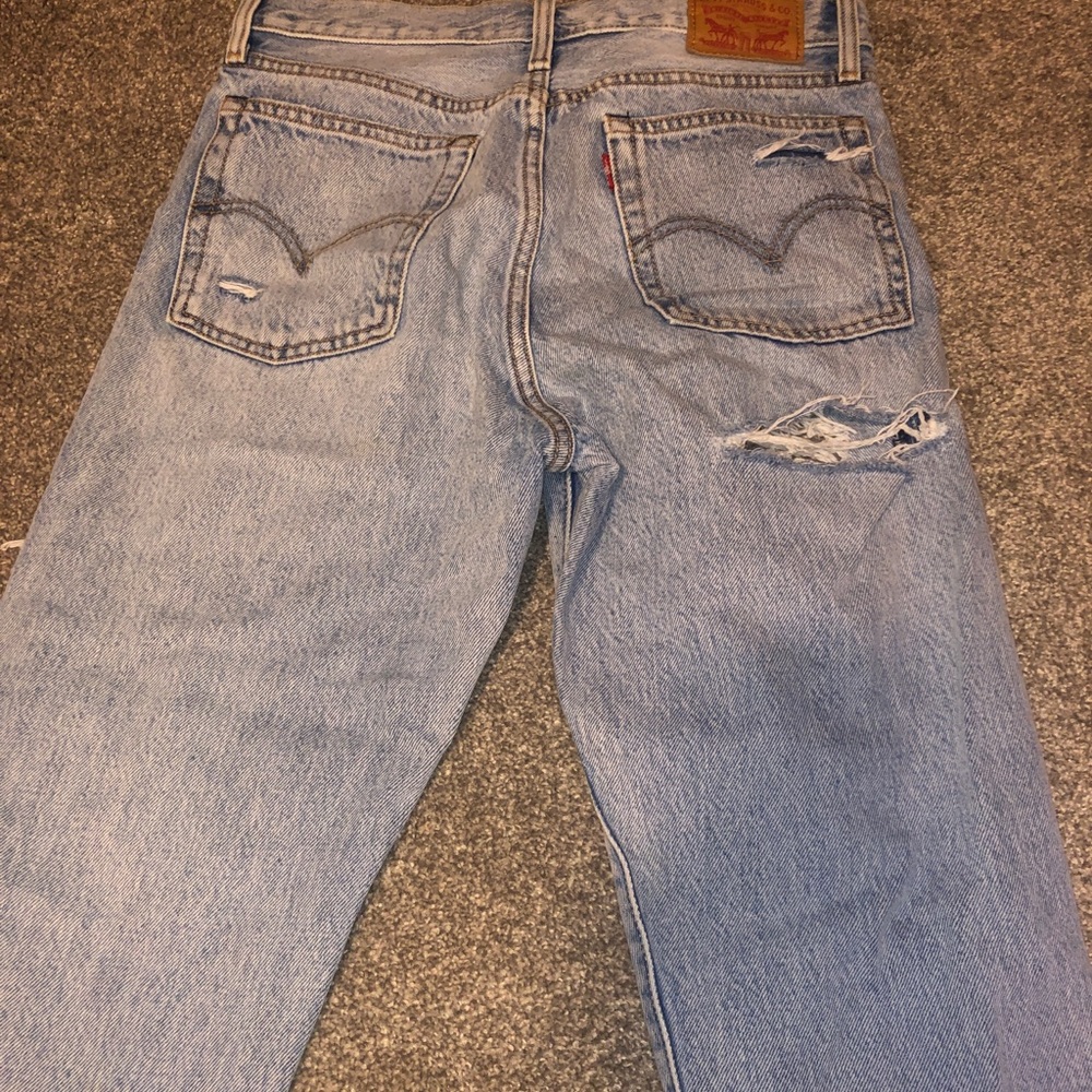 Levi’s - Picture 4 of 5